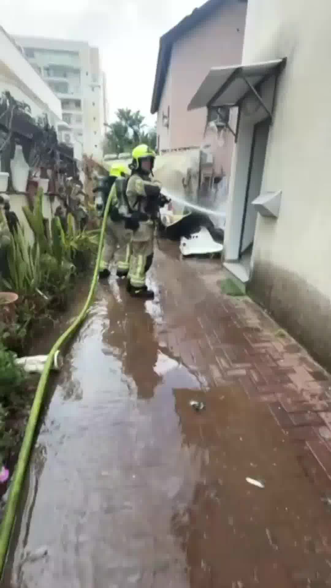 לוחמי אש בזירה בפ"ת