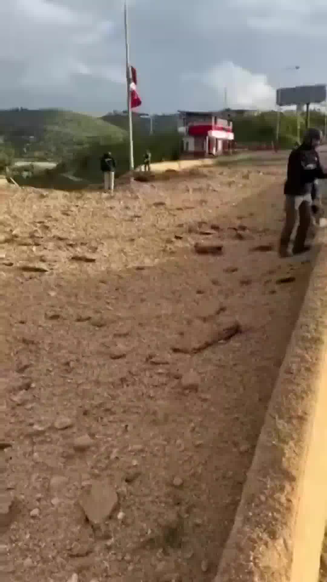 תיעוד מהגשר שצה״ל הפציץ בדרום לבנון