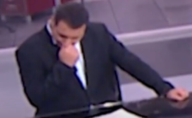 ירון אברהם בוכה