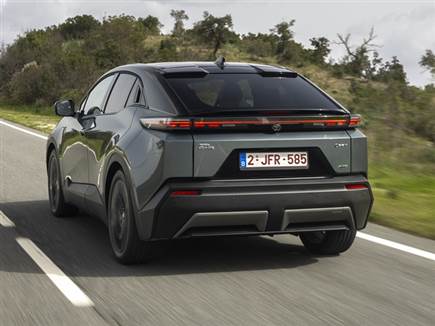 טויוטה C-HR+ החשמלי - שלוש יחידות הנעה עם הספקים של עד 343 כ&ldquo;ס וטווח של עד 607 ק&ldquo;מ