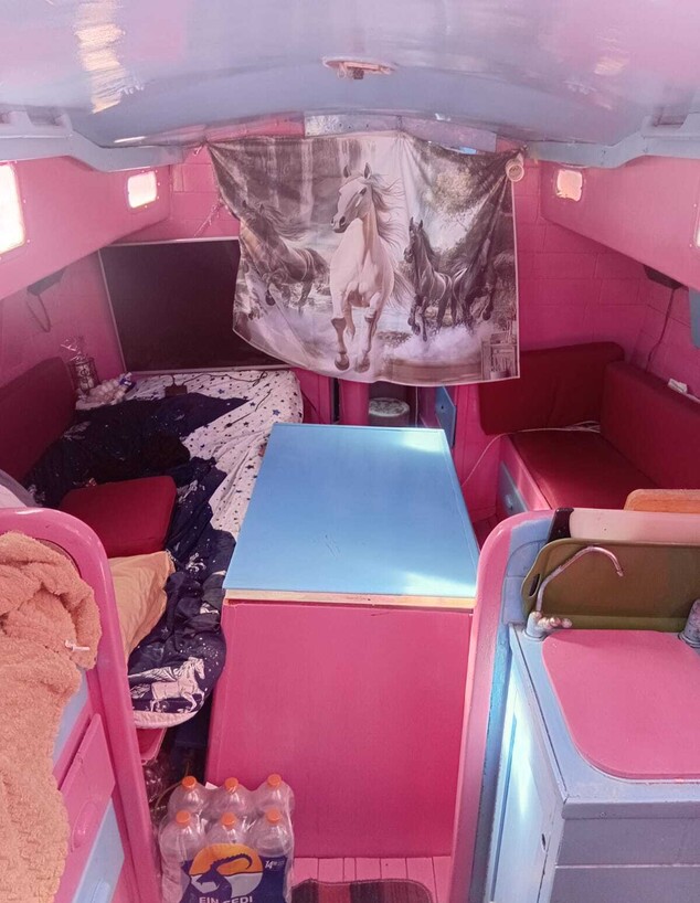 בתוך היאכטה של צ'יקו מרציאנו 