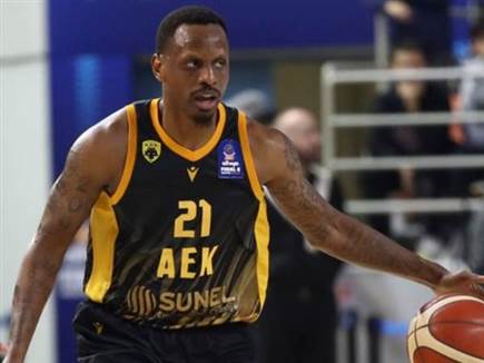 "האמן של אא"ק". ננאלי (מתוך האתר הרשמי של אא"ק) (צילום: ספורט 5)