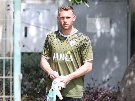 יככב גם במדי הנבחרת? דניאל פרץ (אלן שיבר) (צילום: ספורט 5)