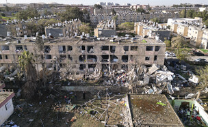 זירת ההרס בעקבות הפגיעה בדימונה (צילום: חיים גולדברג, פלאש 90)