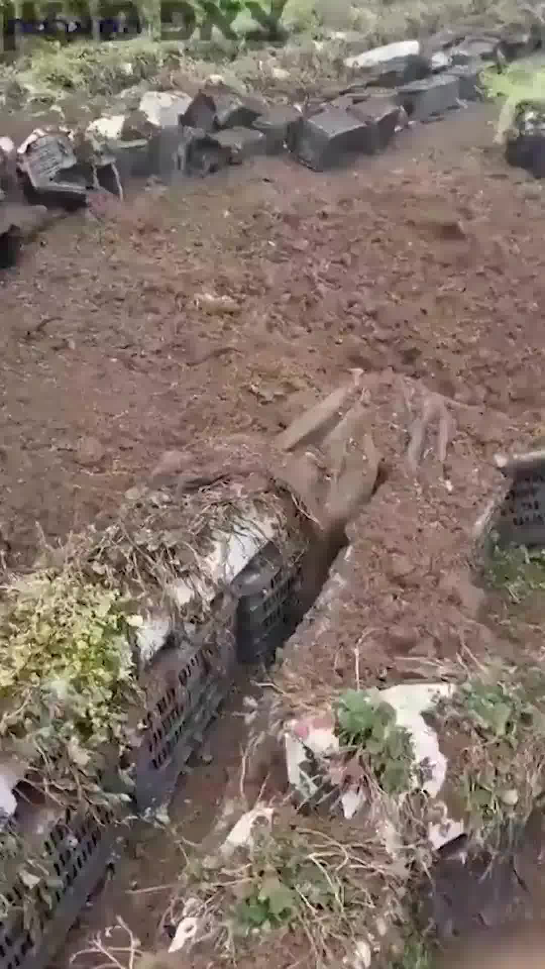 תיעוד: שברי היירוט של הטיל האיראני בכסרוואן, מרכז לבנון