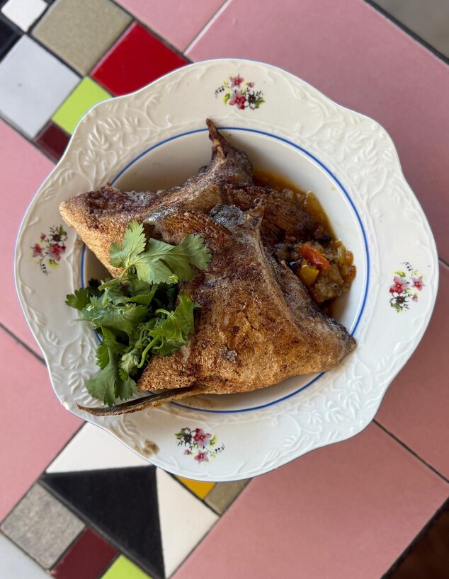 לחי דג עם משוויה. מטרלו בנימינה לחי דג עם משוויה. מטרלו בנימינה