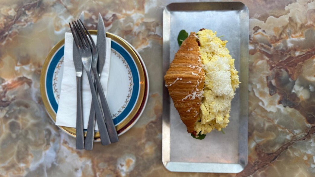 הקרואסון חזר. מטרלו בנימינה הקרואסון חזר. מטרלו בנימינה