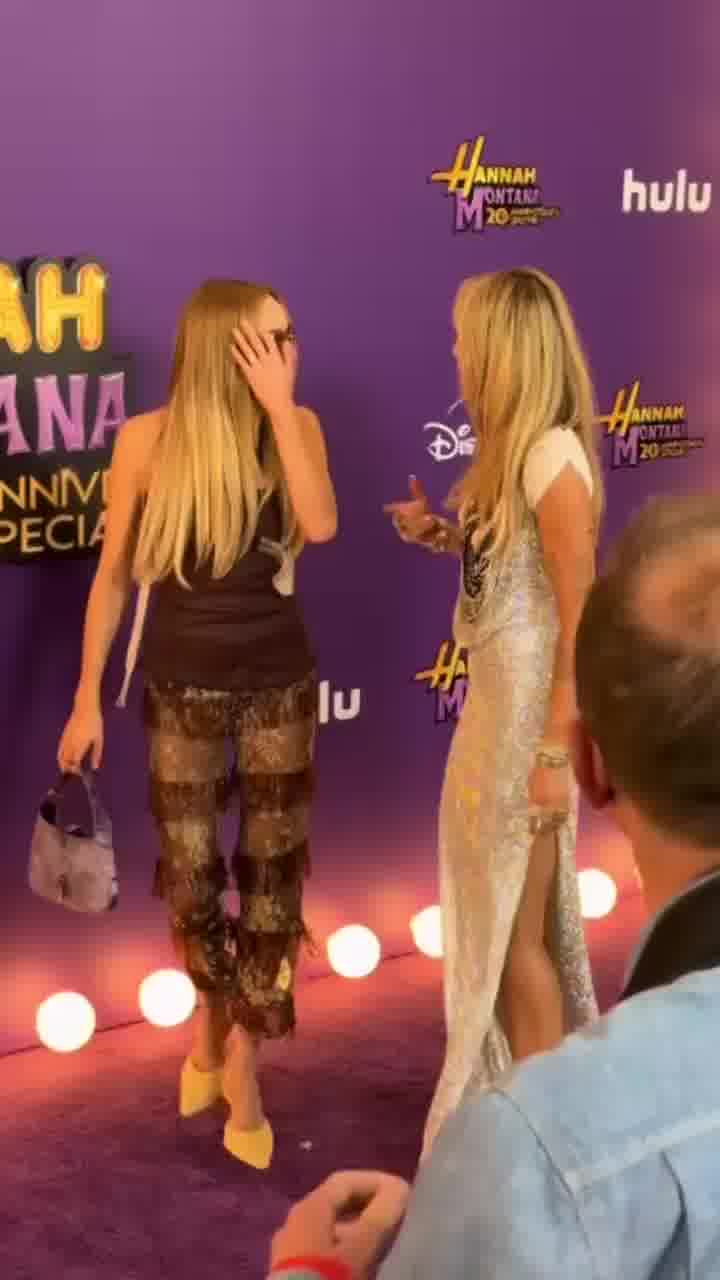 מיילי סיירוס חוגגת 20 שנה להאנה מונטנה