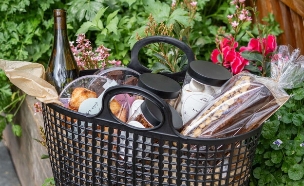 מארז פסח של האחים (צילום: עוז אוחיון, סוכנות קרלה)