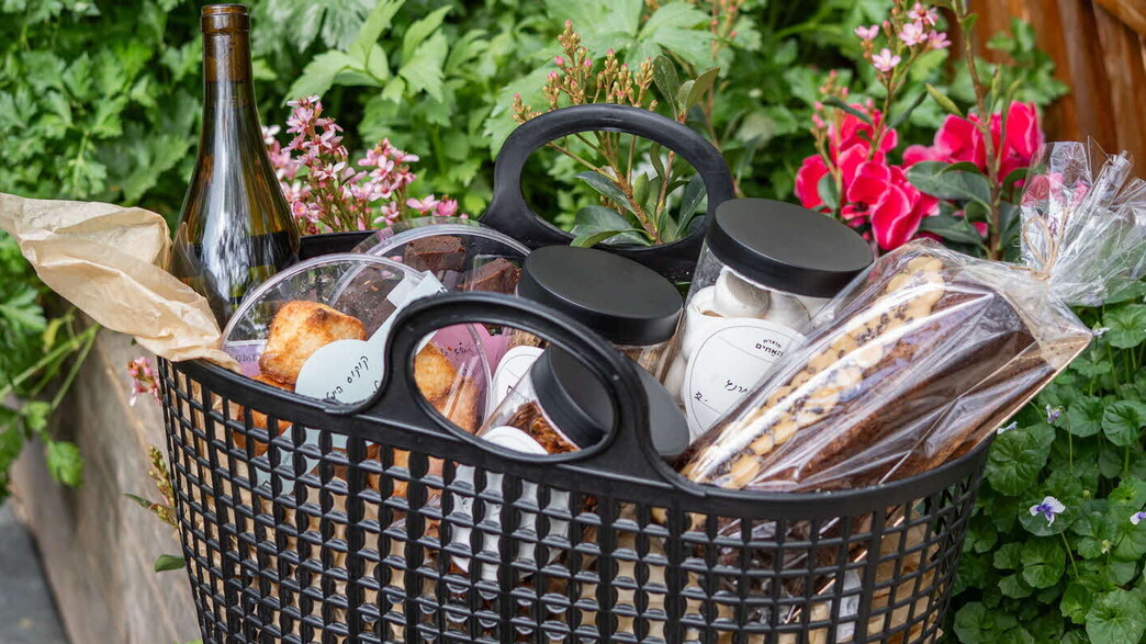 ניסינו את מארז המאפים של האחים לפסח, וקרה בדיוק מה שחשבנו שיקרה