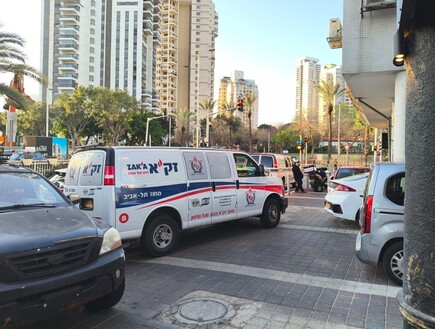 ירדו למקלט בבת ים - ומצאו צעיר ללא רוח חיים