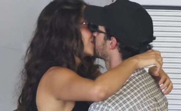 ג'ו ג'ונאס ובת הזוג הדוגמנית טטיאנה גבריאלה