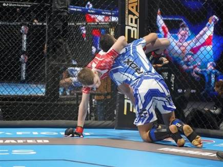 &ldquo;רמה מעל&ldquo;. גיא פריינטה בקרב בסרביה (באדיבות איגוד ה-MMA הישראלי) (צילום: ספורט 5)