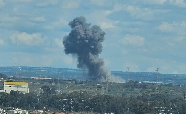 עשן סמיך באחת הזירות בשרון עשן סמיך באחת הזירות בשרון