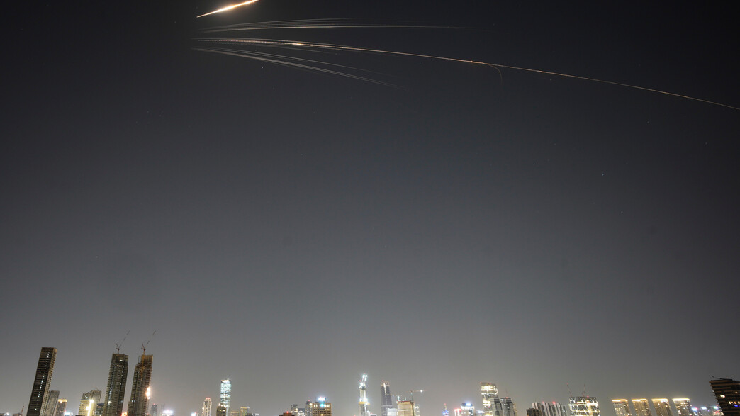 טיל בליסטי מעל תל אביב טיל בליסטי מעל תל אביב