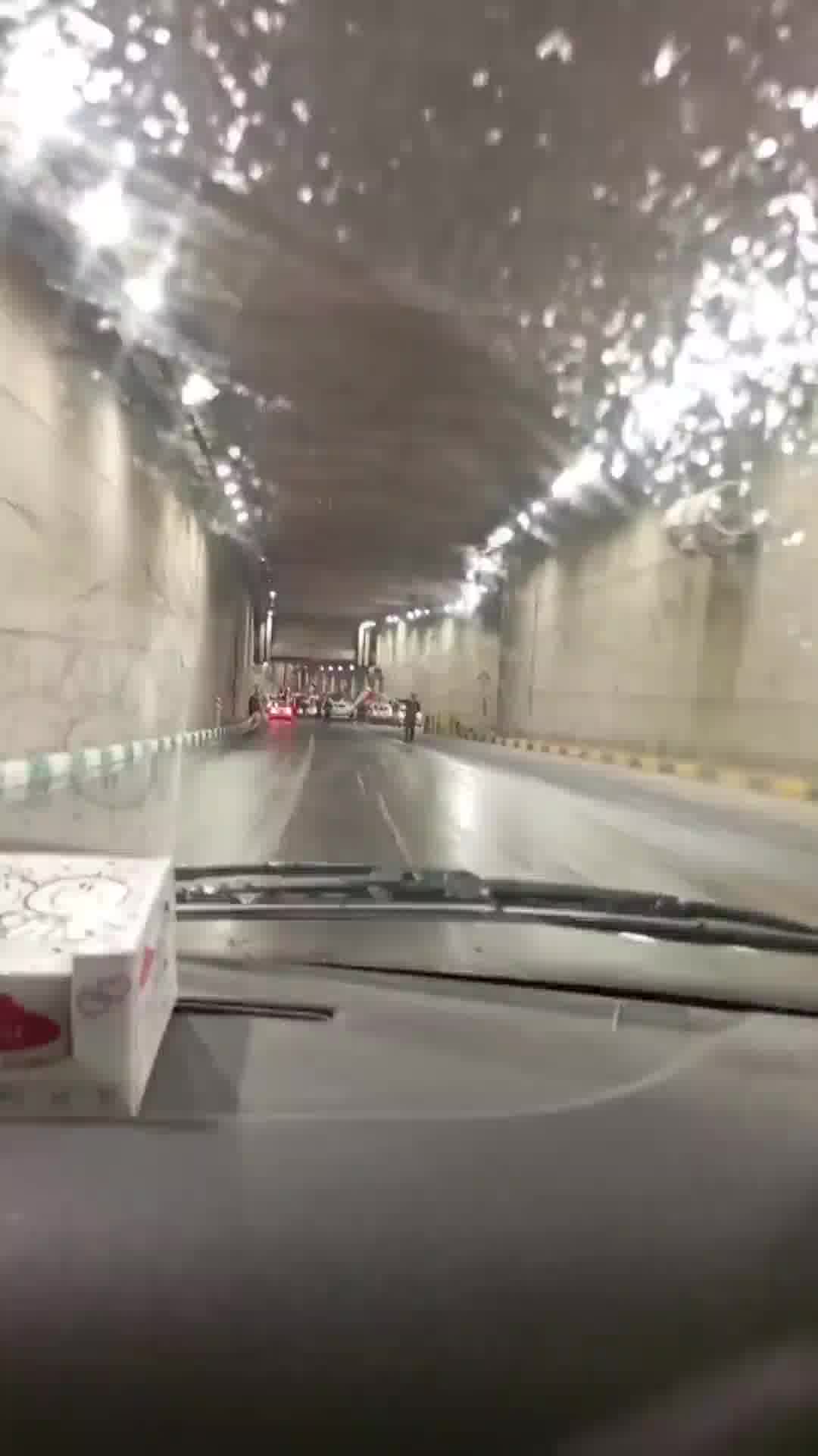 מחסום בסיג' ממוקם במנהרה בטהרן - מחשש שיותקף ע"י חיל האוויר