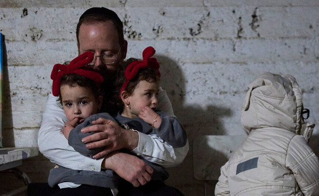 משפחה במקלט בבני ברק, 25.3.2026