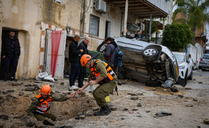 נזק כתוצאה מפגיעה בכפר קאסם (צילום: יונתן שאול, פלאש 90)