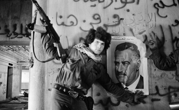 לוחם מיליציה מלון הולידיי אין ביירות לבנון לוחם מיליציה מלון הולידיי אין ביירות לבנון