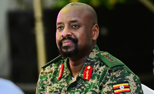 מפקד צבא אוגנדה קיינרוגבה מוסווני (צילום: רויטרס)