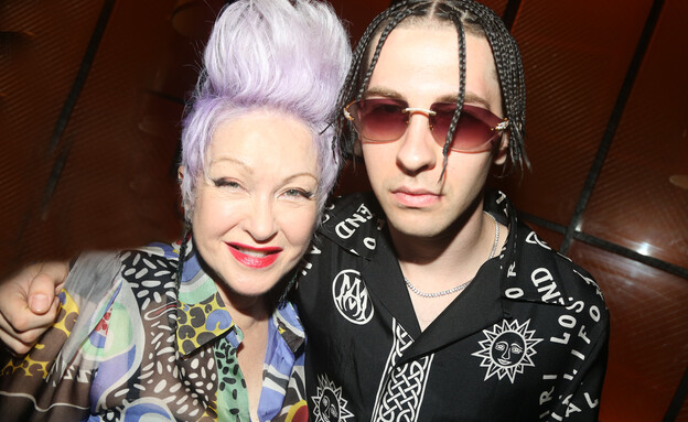 סינדי לאופר ובנה הראפר דקס סינדי לאופר ובנה הראפר דקס