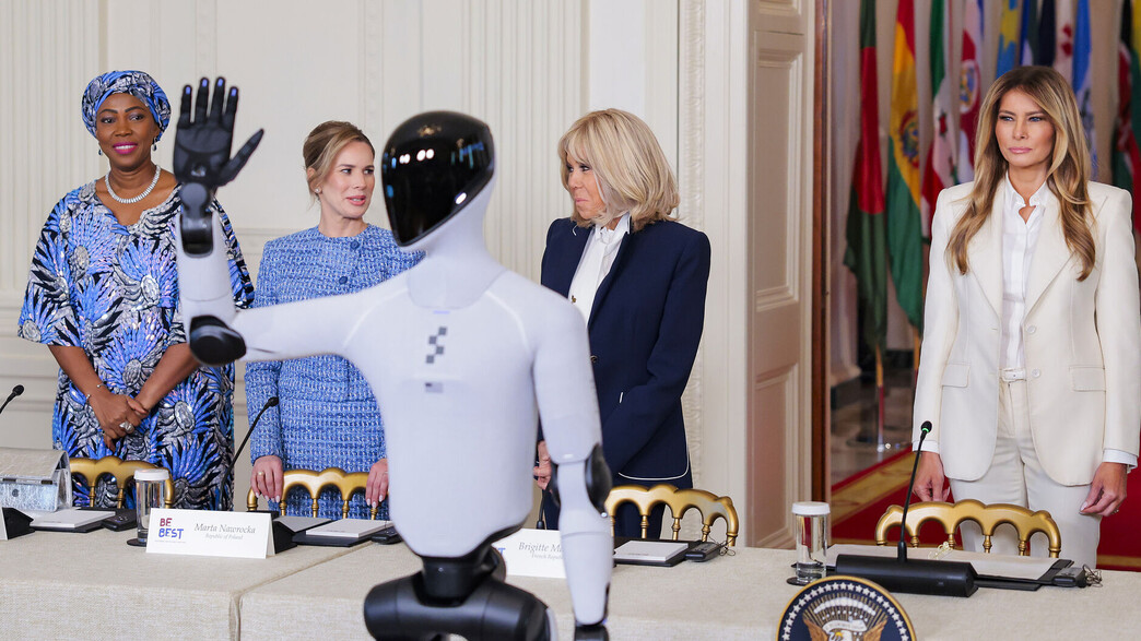 מלאניה ו-Figure 3 מלאניה ו-Figure 3