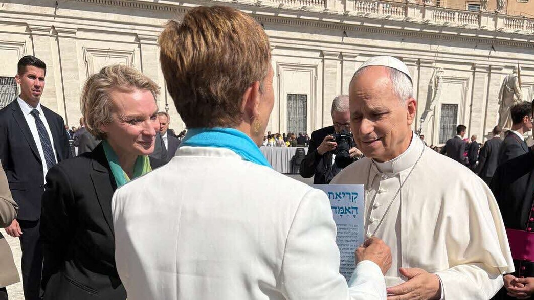 מה ביקשו נשים ישראליות ופלסטיניות מהאפיפיור ליאו בפגישה בותיקן