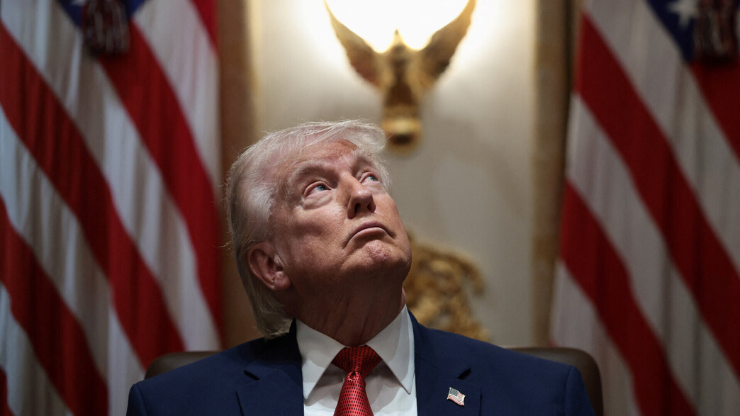 טראמפ בישיבת ממשלה בבית הלבן