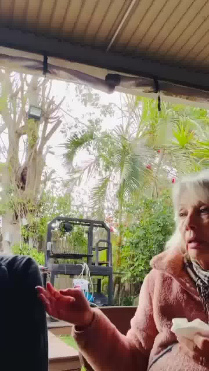 "הפסדתי בפוקר, יש לך רבע מיליון שקל להביא לי?": אביב מלחיץ את נורית