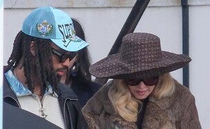 מדונה ואקים לא לשימוש (צילום: just jared)