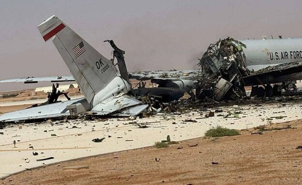 מטוסים אמריקנים שנפגעו בבסיס הנסיך סולטאן בסעודיה מטוסים אמריקנים שנפגעו בבסיס הנסיך סולטאן בסעודיה