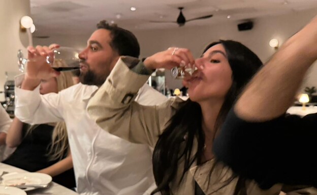 פפרצי קארין עליה ועידו זקן פפרצי קארין עליה ועידו זקן