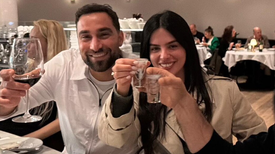 רגע אחרי שהתארסו: פפרצי ראשון של קארין עליה ובן הזוג