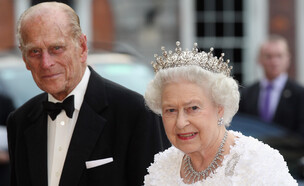 המלכה אליזבת' והנסיך פיליפ (צילום: Oli Scarff, getty images)