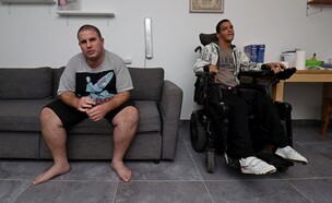 סלון מונגש - עם מקום לכיסא גלגלים.  (צילום: Netzer Alony)