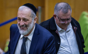 אריה דרעי, דוד ביטן באישור התקציב בכנסת (צילום: יונתן זינדל, פלאש 90)