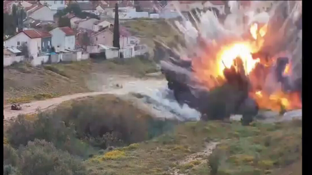 קרוב מאוד לבתים: רגע הנפילה ב