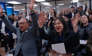 המחווה של נציגי המלונות בתאילנד לתיירים הישראלים (צילום: תאי טורס)