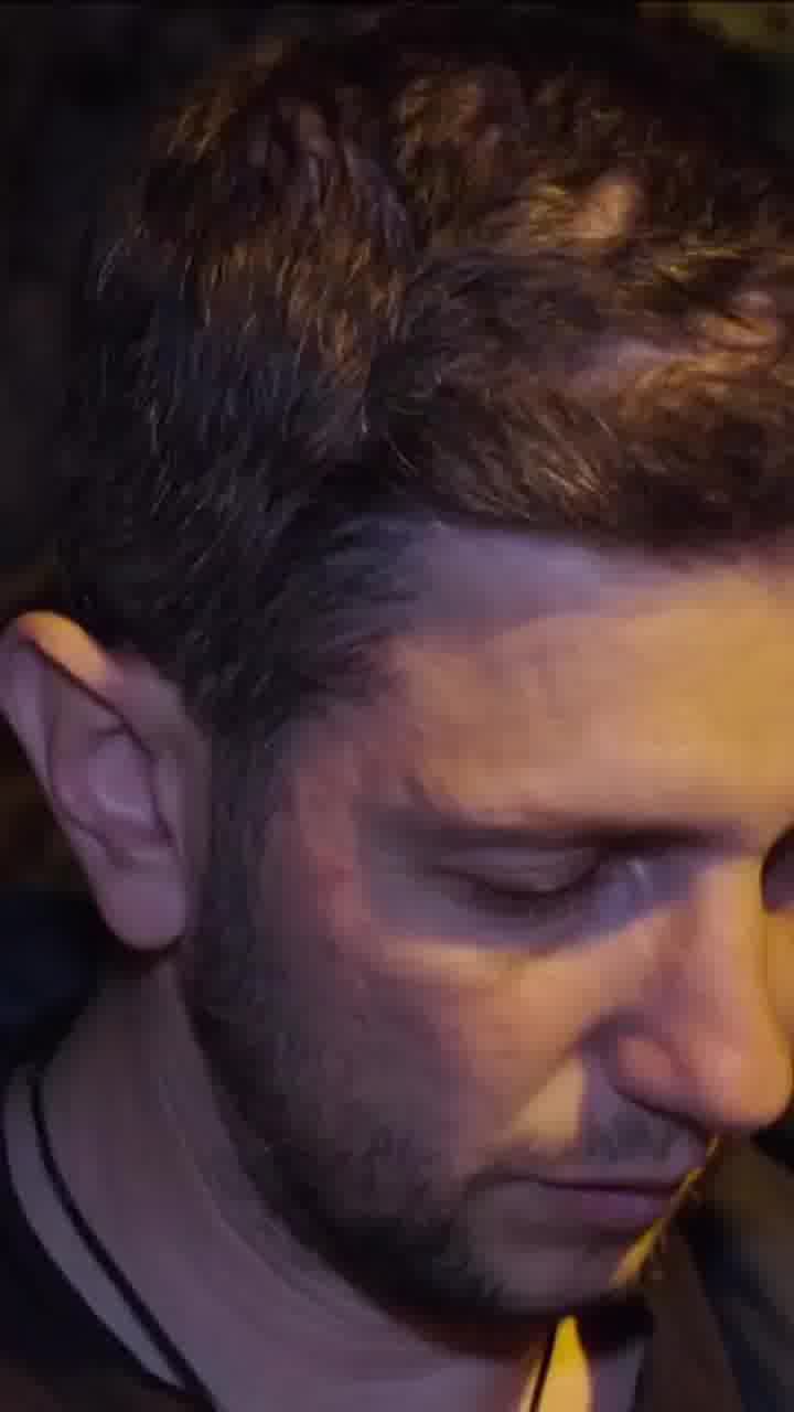 "תמיד הייתי קשה עם עצמי": טום מקריא לאלמוג את המכתב מבת הזוג אחרי שלא הצליח לעצור את הדמעות