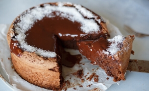 עוגת שוקולד קוקוס לפסח  (צילום: נופר צור, אוכל טוב, mako)