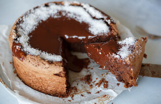 עוגת שוקולד קוקוס לפסח  (צילום: נופר צור, אוכל טוב, mako)
