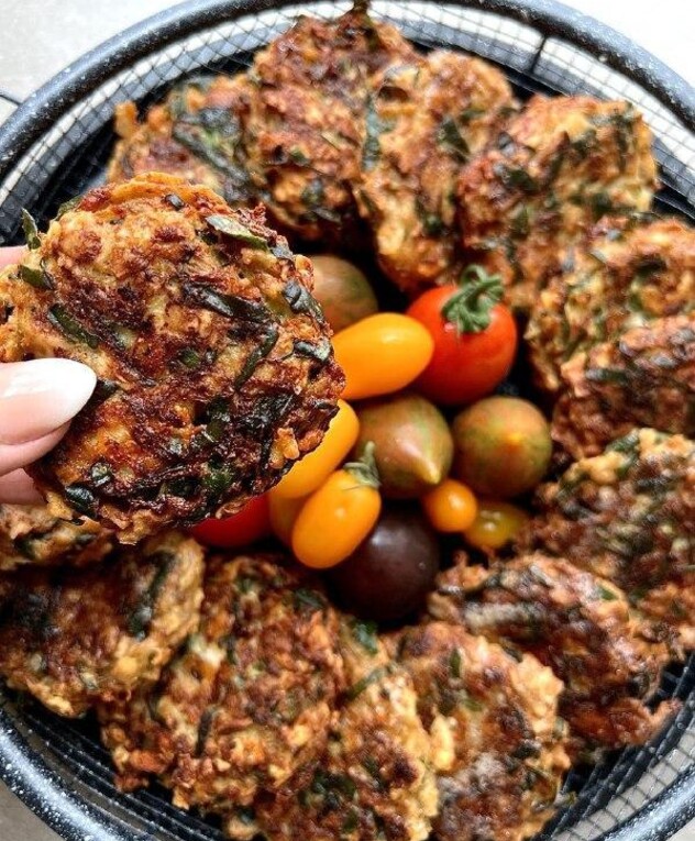 לביבות מצה, מנגולד וגבינות