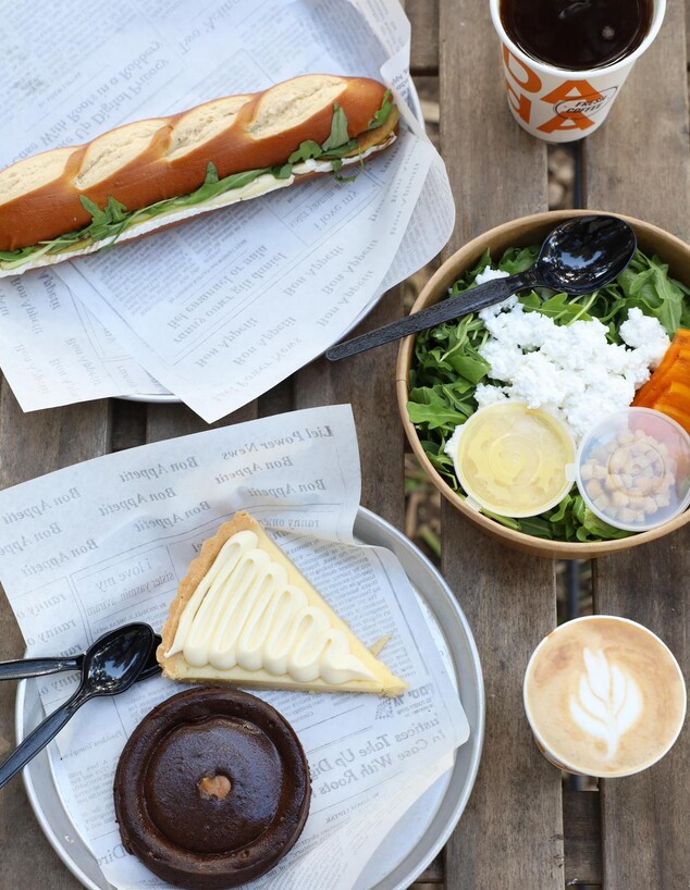 נונה - עגלת קפה, לשימוש בכתבות קופיטרייל בלבד נונה - עגלת קפה, לשימוש בכתבות קופיטרייל בלבד