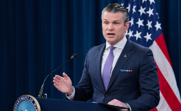 שר ההגנה של ארה"ב פיט הגסת' בתדרוך בפנטגון שר ההגנה של ארה"ב פיט הגסת' בתדרוך בפנטגון