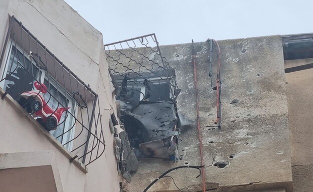 טיל מתפזר שוגר למרכז: בת 10 נפצעה בבני ברק - מצבה קשה