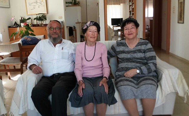 עידית הירשפלד, דבורה אביקם, צבי הר-שפר 