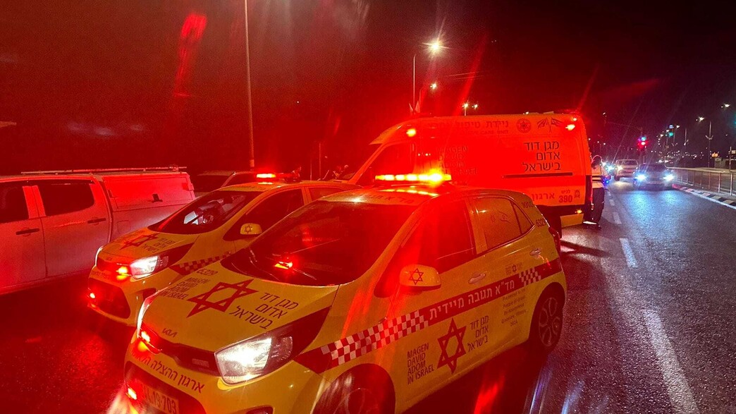 זירת התאונה בה הולך רגל כבן 60 נהרג מפגיעת רכב