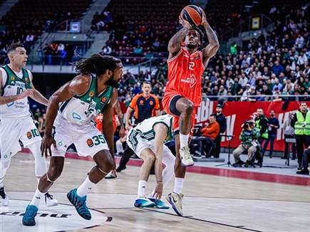 ונהנתה מלילה גדול של בלייקני (GETTY)