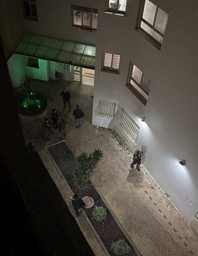 בהלה בנהריה: אדם הסתובב חמוש בבניין בעיר בהלה בנהריה: אדם הסתובב חמוש בבניין בעיר