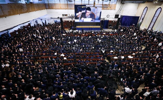 בני ברק: אלפים משתתפים באירוע חג של המנהיג הליטאי  (צילום: דניאל נפוסי)